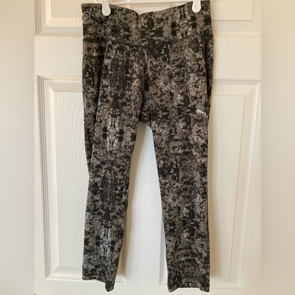 Puma cropped workout leggings size L